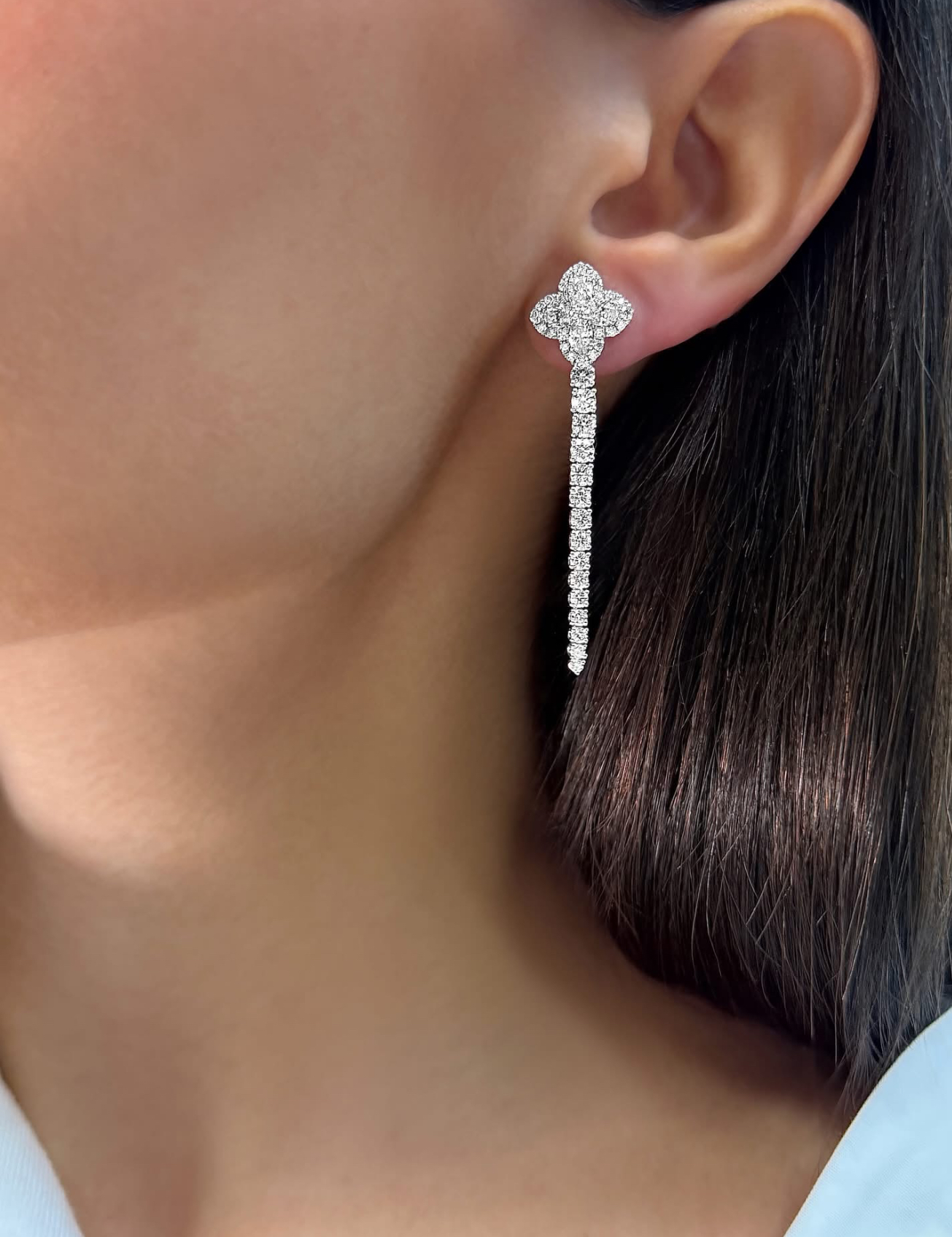 Expert jewelry services at IDC Cayman jewelry boutique Grand Cayman
