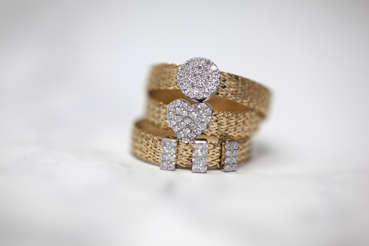 how to buy engagement ring Grand Cayman IDC Cayman guide